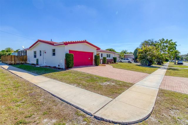 2225 N 39th Ave, Hollywood, FL 33021
