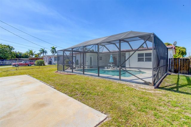 2225 N 39th Ave, Hollywood, FL 33021