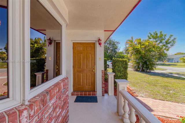 2225 N 39th Ave, Hollywood, FL 33021