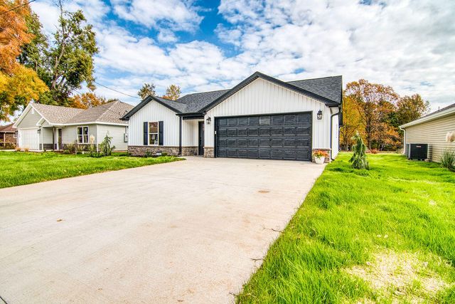 518 S Troy Avenue, Springfield, MO 65802