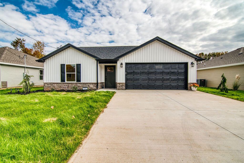 518 S Troy Avenue, Springfield, MO 65802