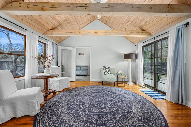 134 School St, Barnstable, MA 02635