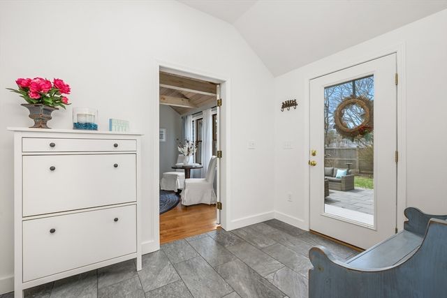 134 School St, Barnstable, MA 02635