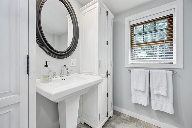 134 School St, Barnstable, MA 02635