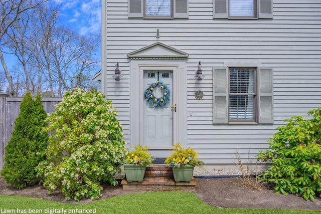 134 School St, Barnstable, MA 02635