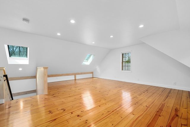 134 School St, Barnstable, MA 02635