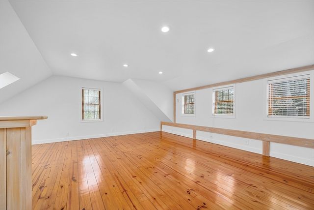 134 School St, Barnstable, MA 02635