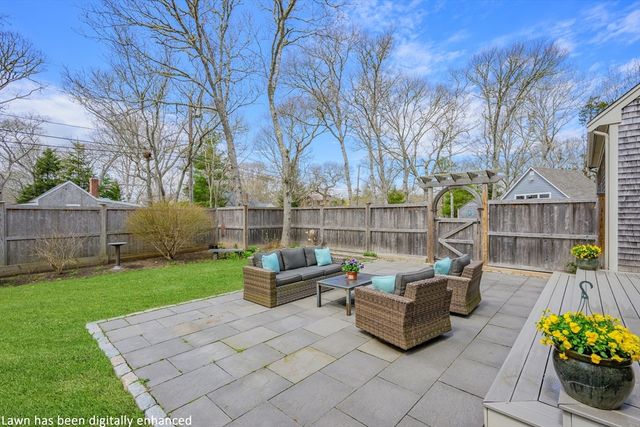 134 School St, Barnstable, MA 02635