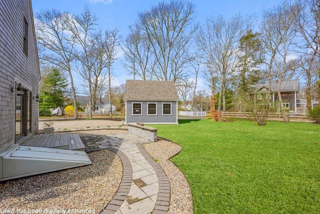 134 School St, Barnstable, MA 02635