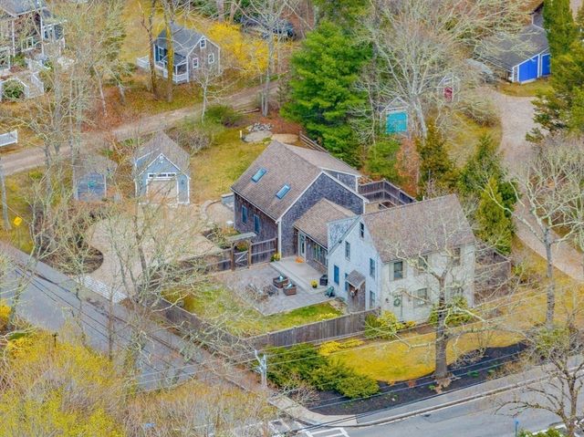 134 School St, Barnstable, MA 02635