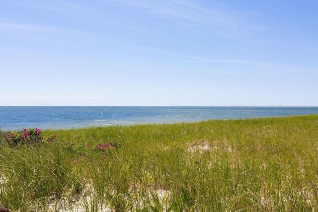 134 School St, Barnstable, MA 02635