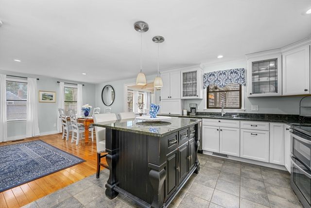 134 School St, Barnstable, MA 02635