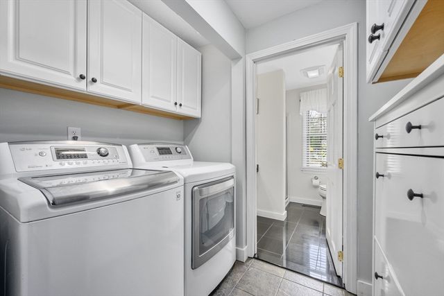 134 School St, Barnstable, MA 02635