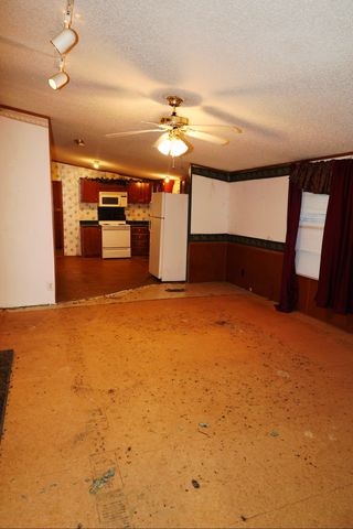 1050 Macon Wall Rd, Ashland City, TN 37015