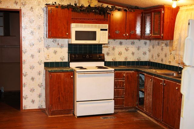 1050 Macon Wall Rd, Ashland City, TN 37015