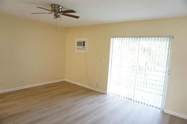 369 Sheffield O, West Palm Beach, FL 33417