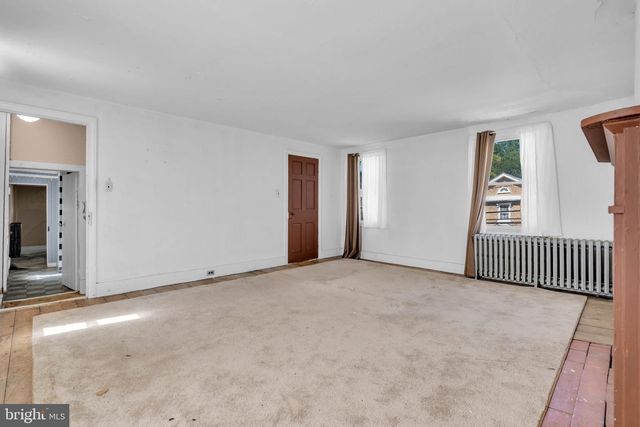 19 HIGH ST, Allentown, NJ 08501