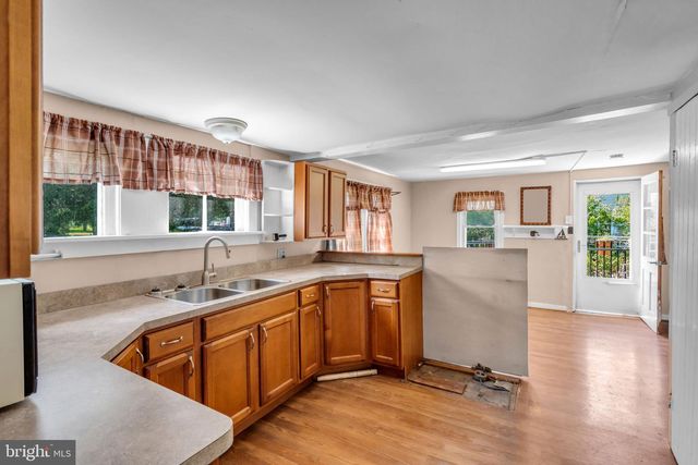 19 HIGH ST, Allentown, NJ 08501