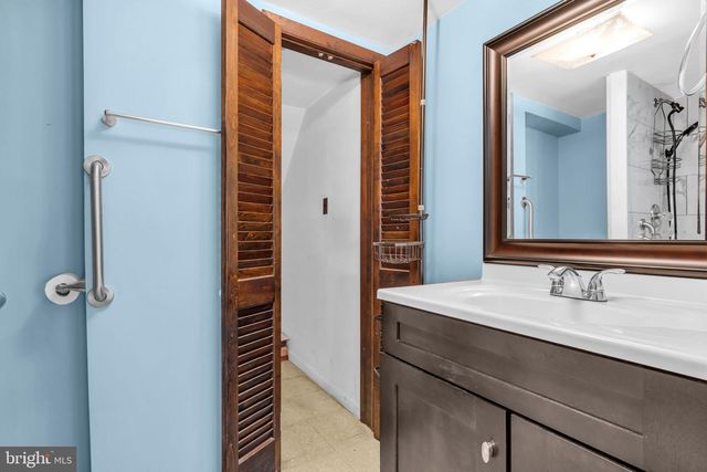 19 HIGH ST, Allentown, NJ 08501