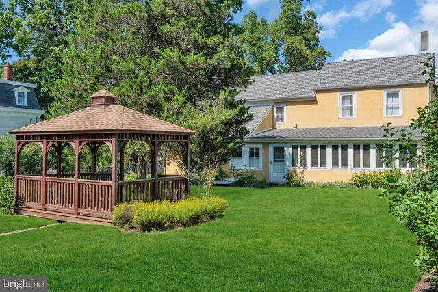 19 HIGH ST, Allentown, NJ 08501
