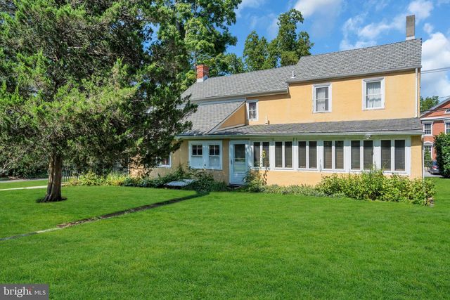 19 HIGH ST, Allentown, NJ 08501