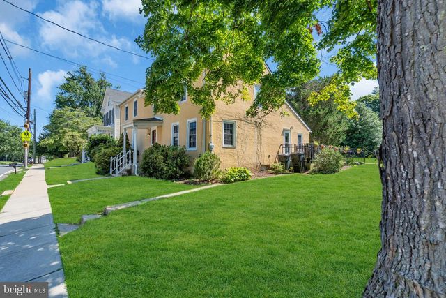 19 HIGH ST, Allentown, NJ 08501