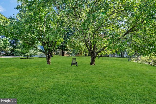 19 HIGH ST, Allentown, NJ 08501