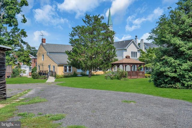 19 HIGH ST, Allentown, NJ 08501