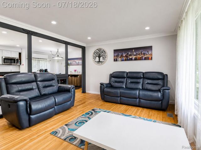 46495 North Avenue, Macomb Township, MI 48042
