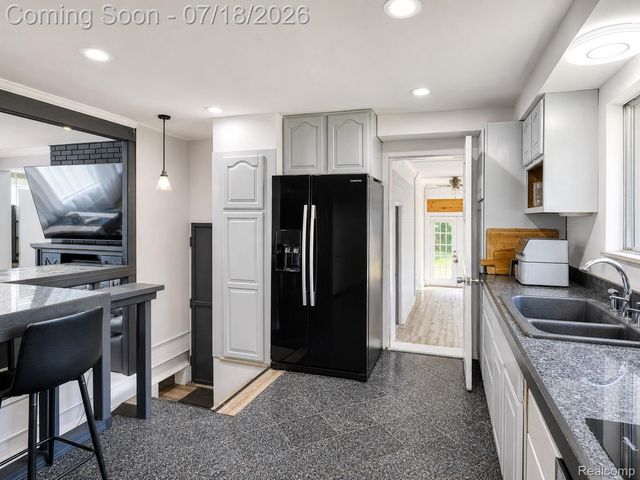 46495 North Avenue, Macomb Township, MI 48042