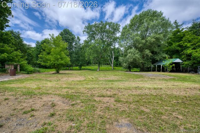 46495 North Avenue, Macomb Township, MI 48042
