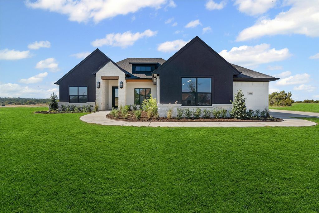 12801 Torello Court, Godley, TX 76044