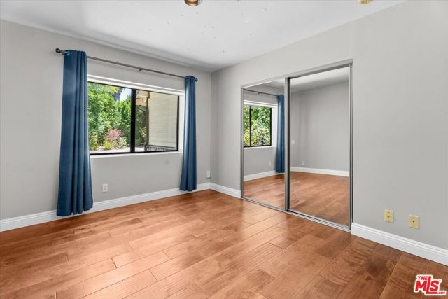 22954 Collins Street, Los Angeles, CA 91367