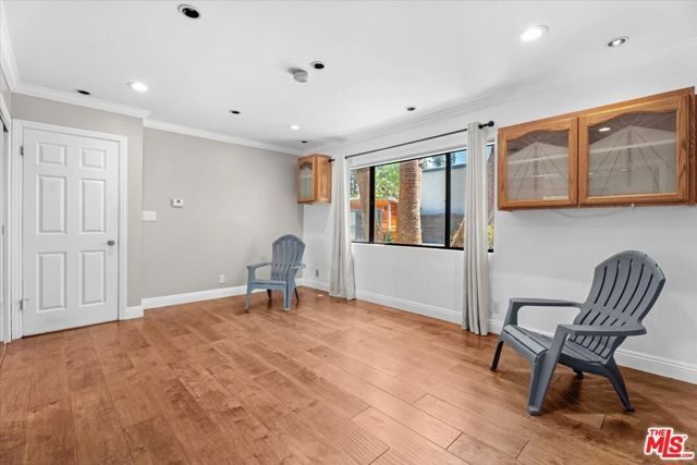 22954 Collins Street, Los Angeles, CA 91367