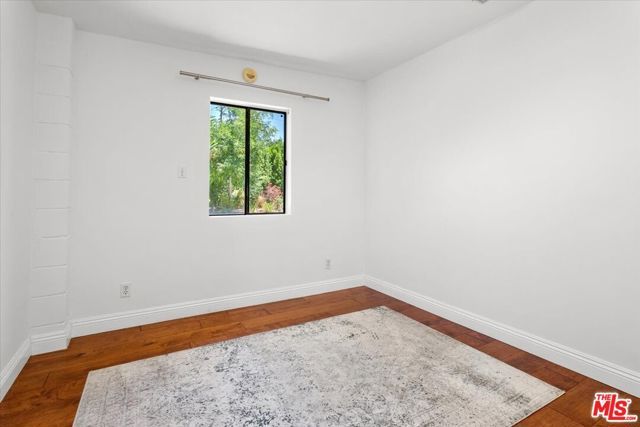 22954 Collins Street, Los Angeles, CA 91367