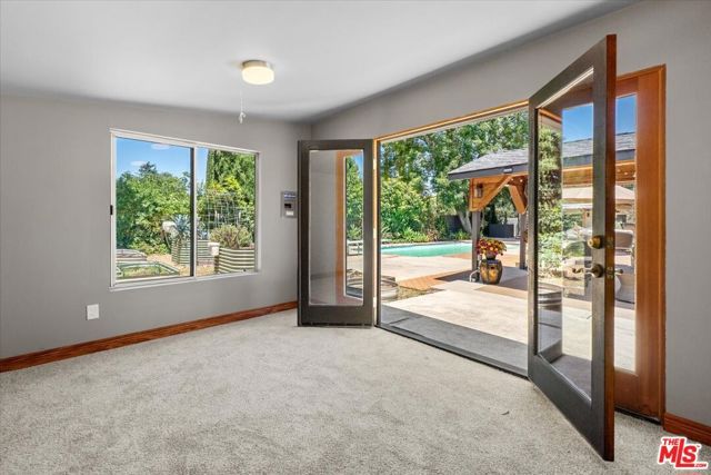 22954 Collins Street, Los Angeles, CA 91367
