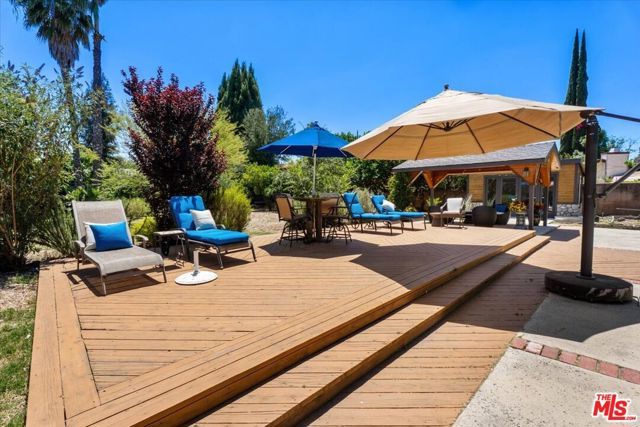 22954 Collins Street, Los Angeles, CA 91367