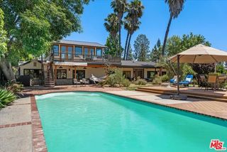22954 Collins Street, Los Angeles, CA 91367