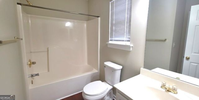 4915 Lakebrooke Run, Stone Mountain, GA 30087