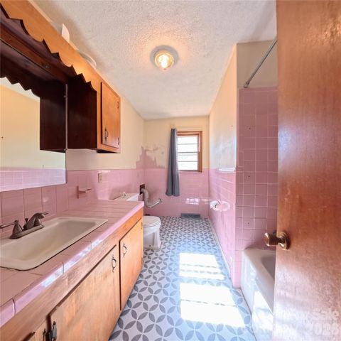 2410 Harris Henrietta Road, Mooresboro, NC 28114