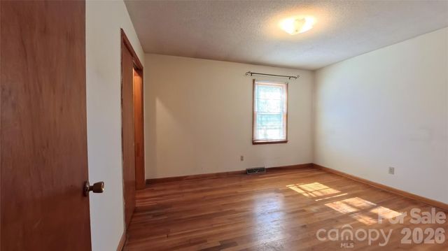 2410 Harris Henrietta Road, Mooresboro, NC 28114