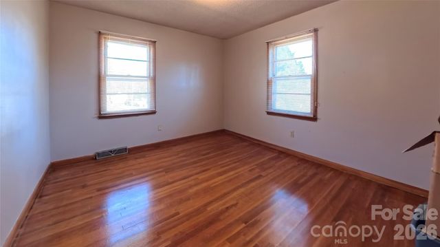 2410 Harris Henrietta Road, Mooresboro, NC 28114