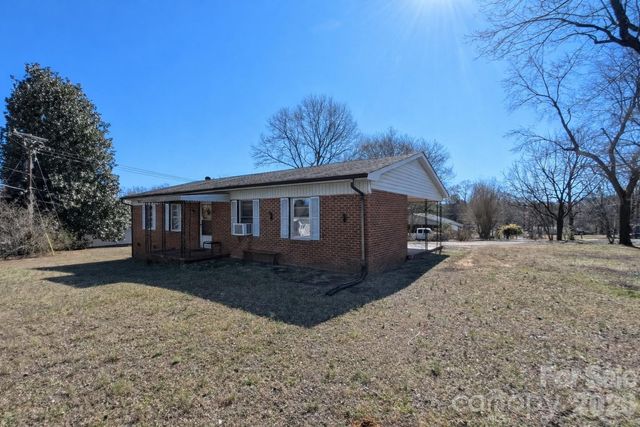 2410 Harris Henrietta Road, Mooresboro, NC 28114