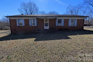 2410 Harris Henrietta Road, Mooresboro, NC 28114