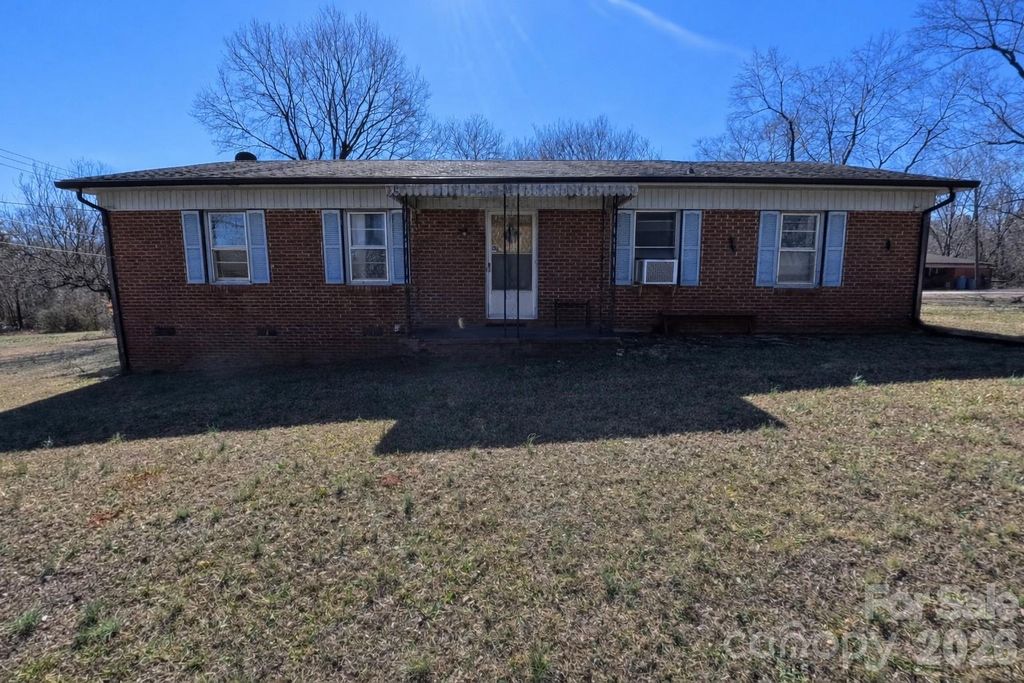 2410 Harris Henrietta Road, Mooresboro, NC 28114