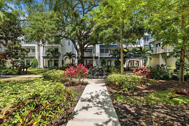 946 HIGHLAND AVENUE 16, Dunedin, FL 34698