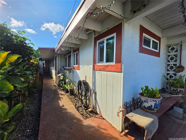 94-1229 Kahuanui Street, Waipahu, HI 96797