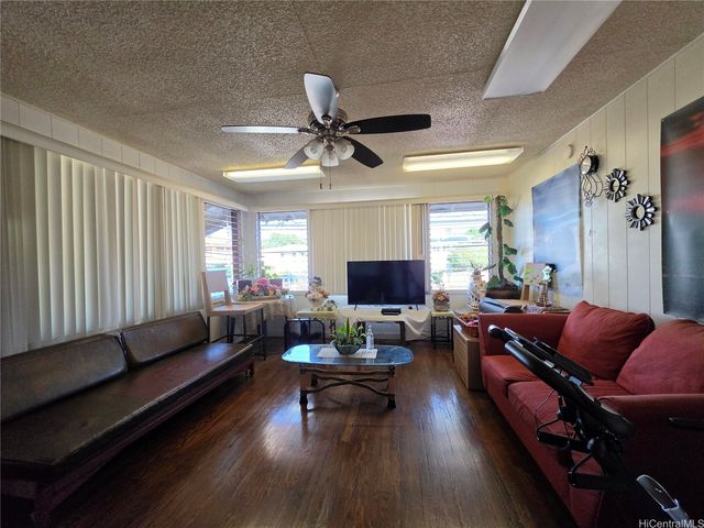 94-1229 Kahuanui Street, Waipahu, HI 96797