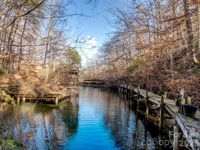 1090 N Saunders Drive, Catawba, NC 28609