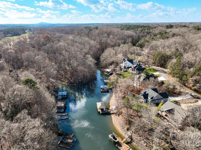 1090 N Saunders Drive, Catawba, NC 28609